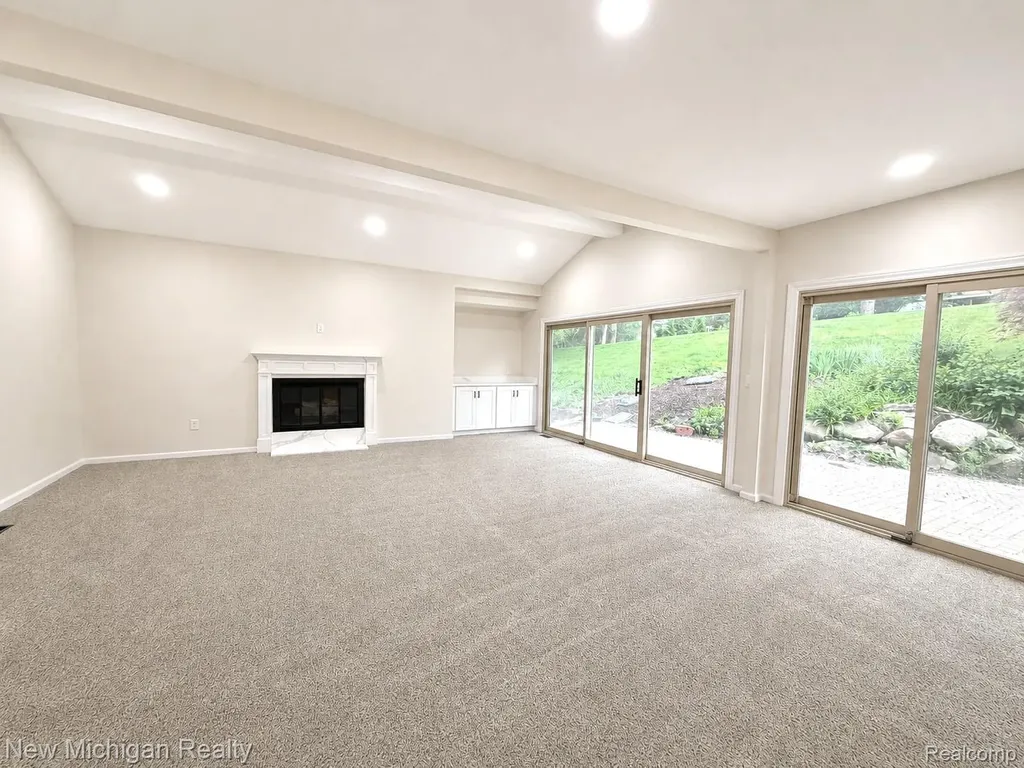 650 Deerfield Court Rochester Hills City MI 48309