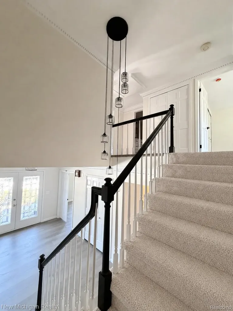 650 Deerfield Court Rochester Hills City MI 48309