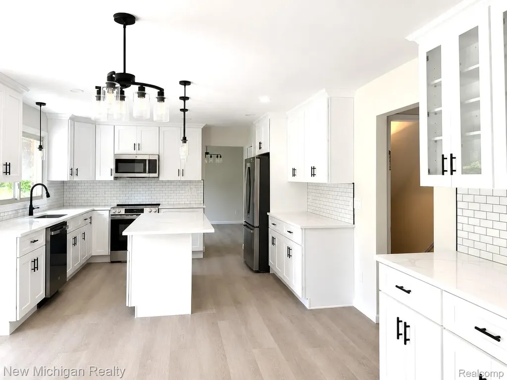 650 Deerfield Court Rochester Hills City MI 48309