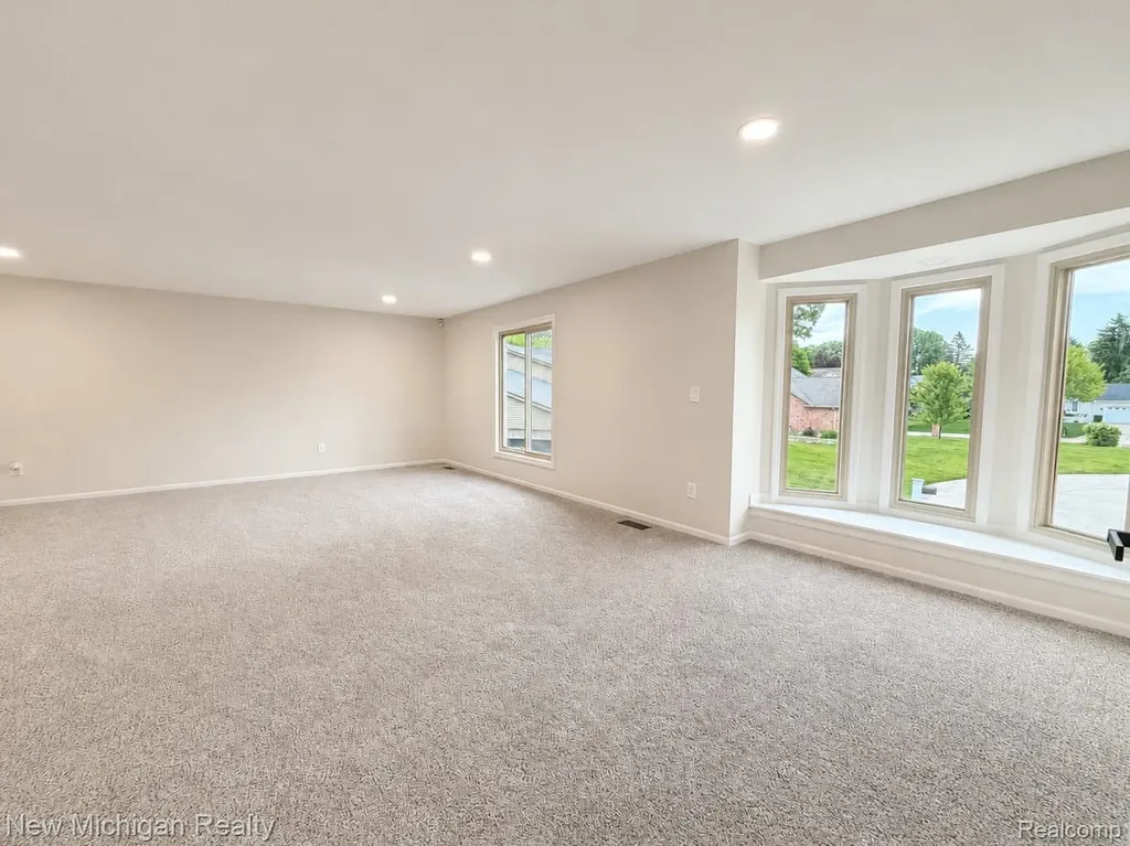 650 Deerfield Court Rochester Hills City MI 48309