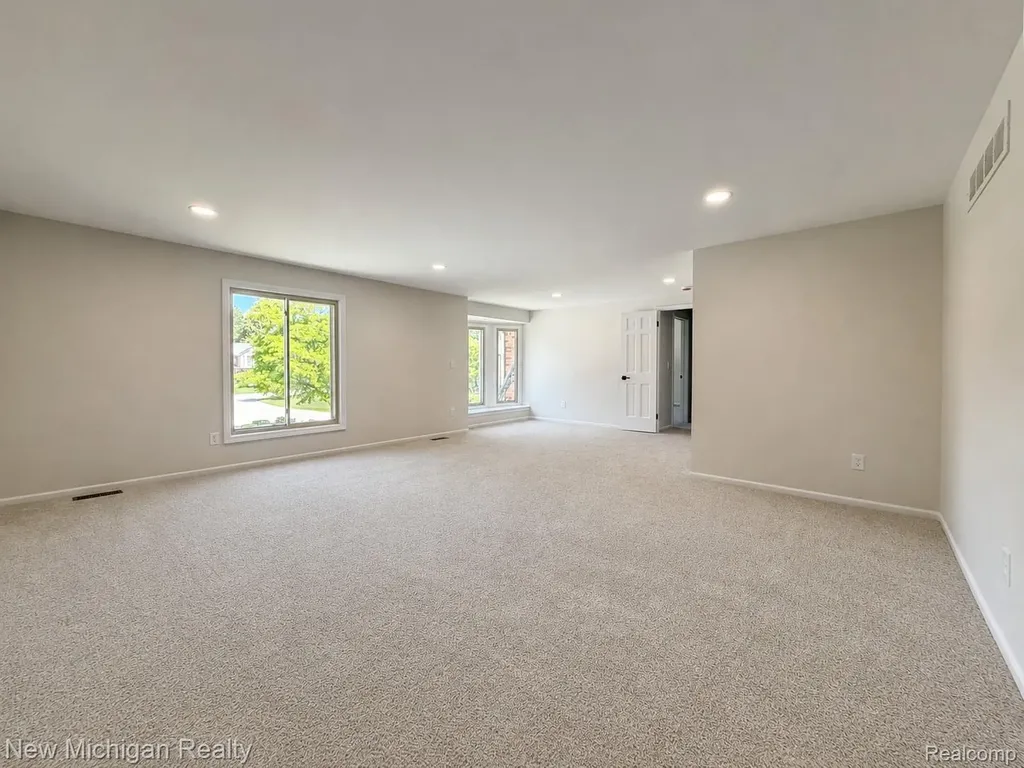 650 Deerfield Court Rochester Hills City MI 48309