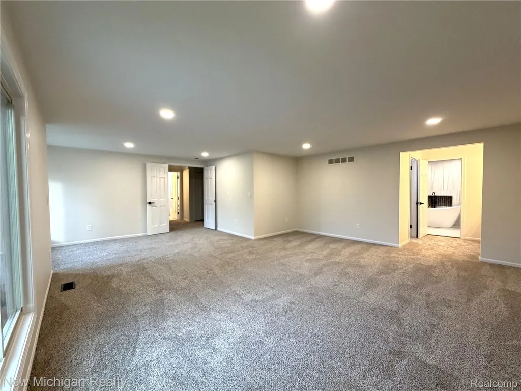 650 Deerfield Court Rochester Hills City MI 48309
