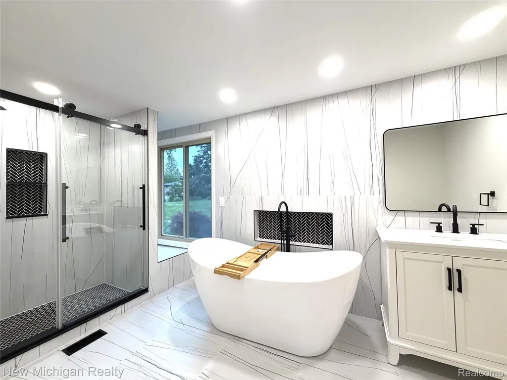 650 Deerfield Court Rochester Hills City MI 48309