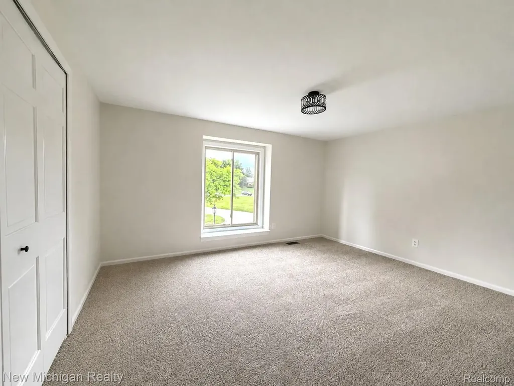 650 Deerfield Court Rochester Hills City MI 48309