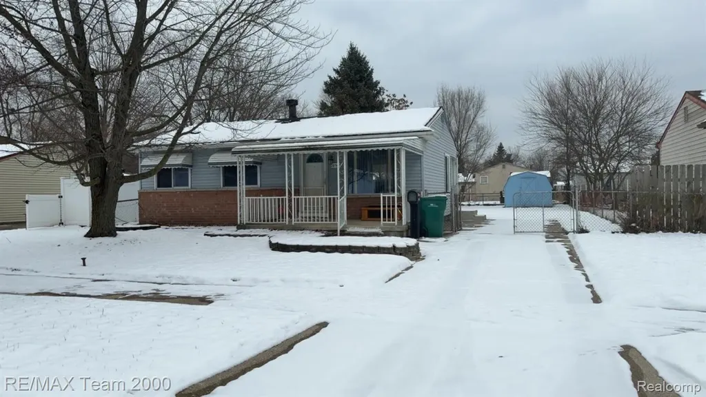 28567 Forest Dale Street Romulus City MI 48174