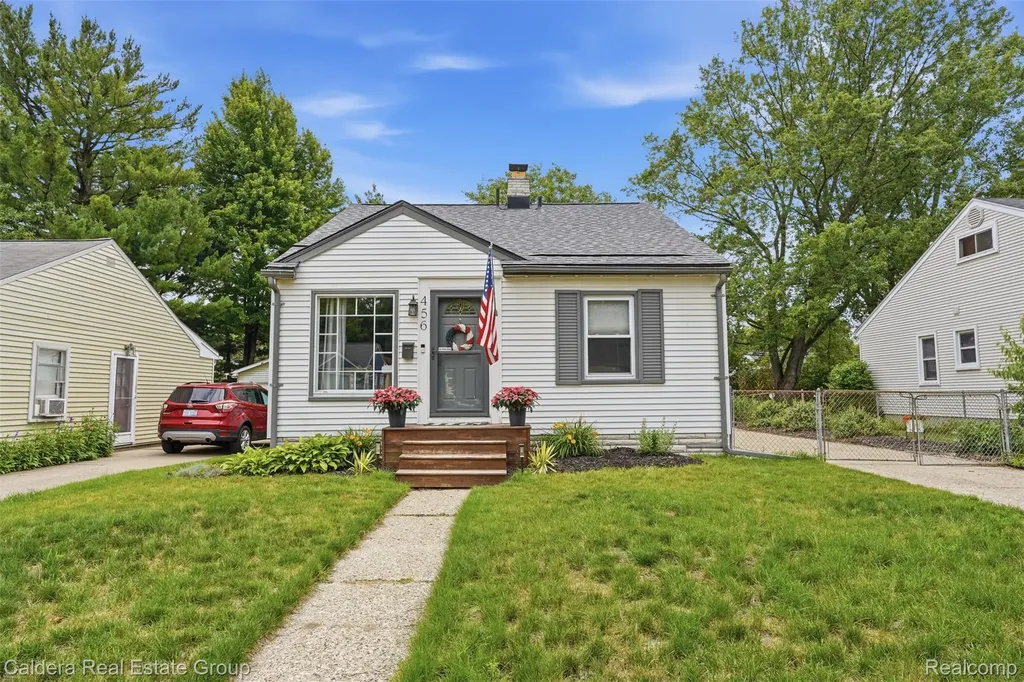 456 Allen Avenue Clawson City MI 48017