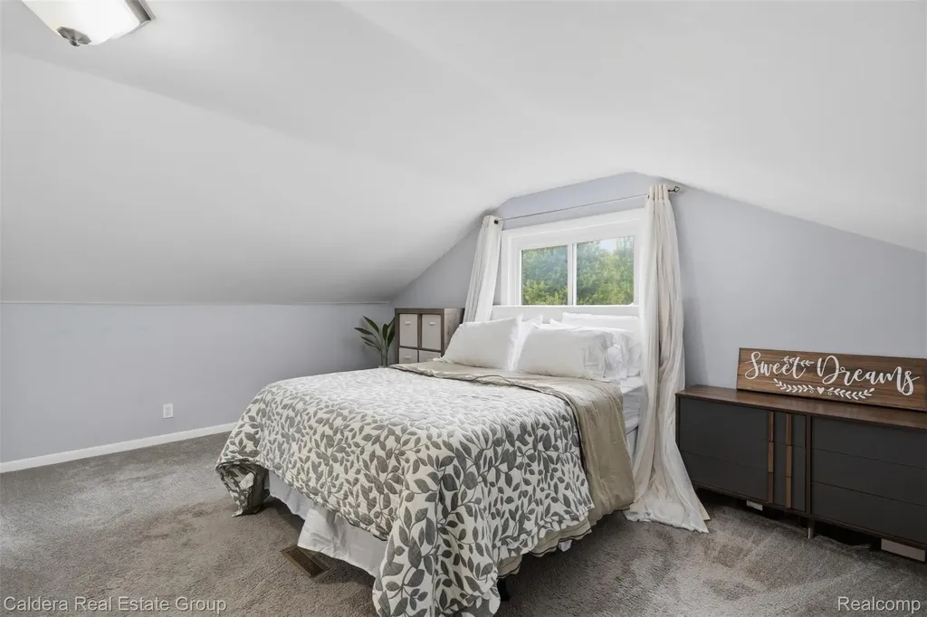 456 Allen Avenue Clawson City MI 48017