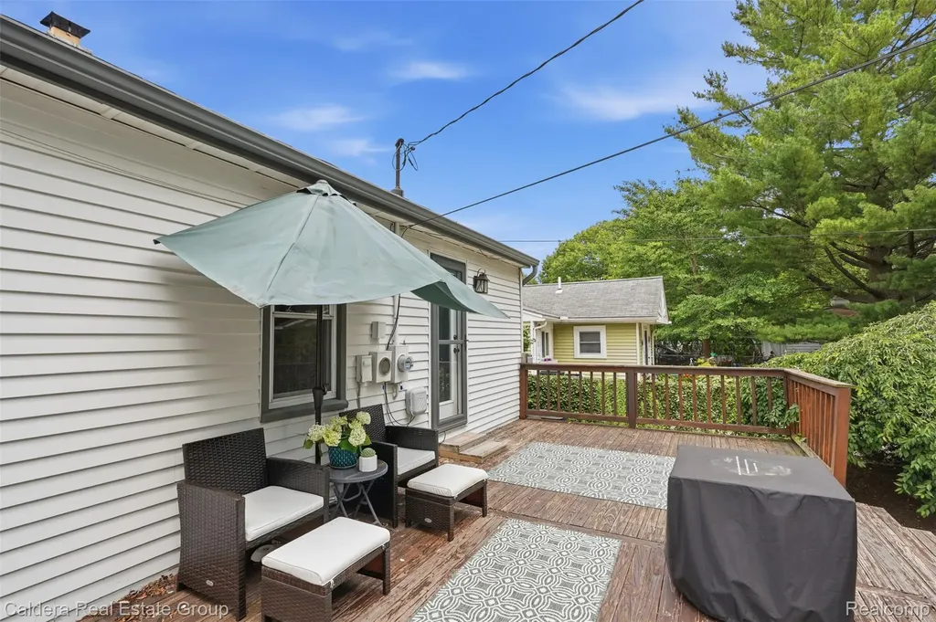 456 Allen Avenue Clawson City MI 48017