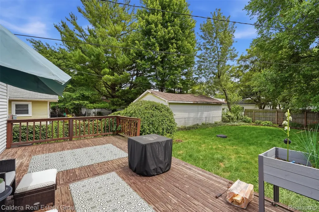 456 Allen Avenue Clawson City MI 48017