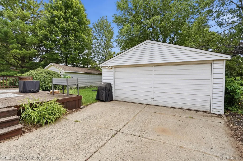 456 Allen Avenue Clawson City MI 48017