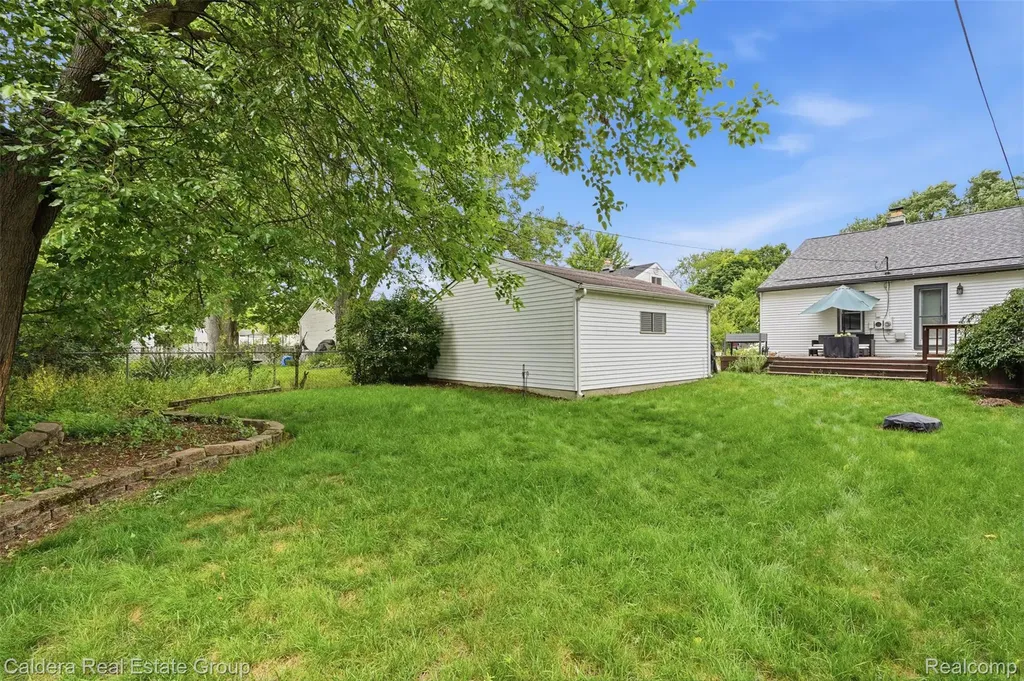 456 Allen Avenue Clawson City MI 48017