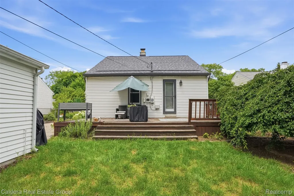 456 Allen Avenue Clawson City MI 48017