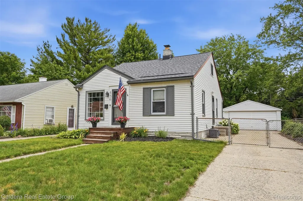 456 Allen Avenue Clawson City MI 48017