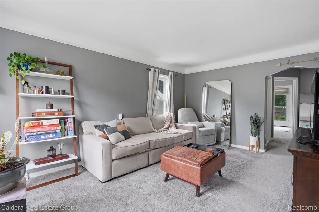 456 Allen Avenue Clawson City MI 48017