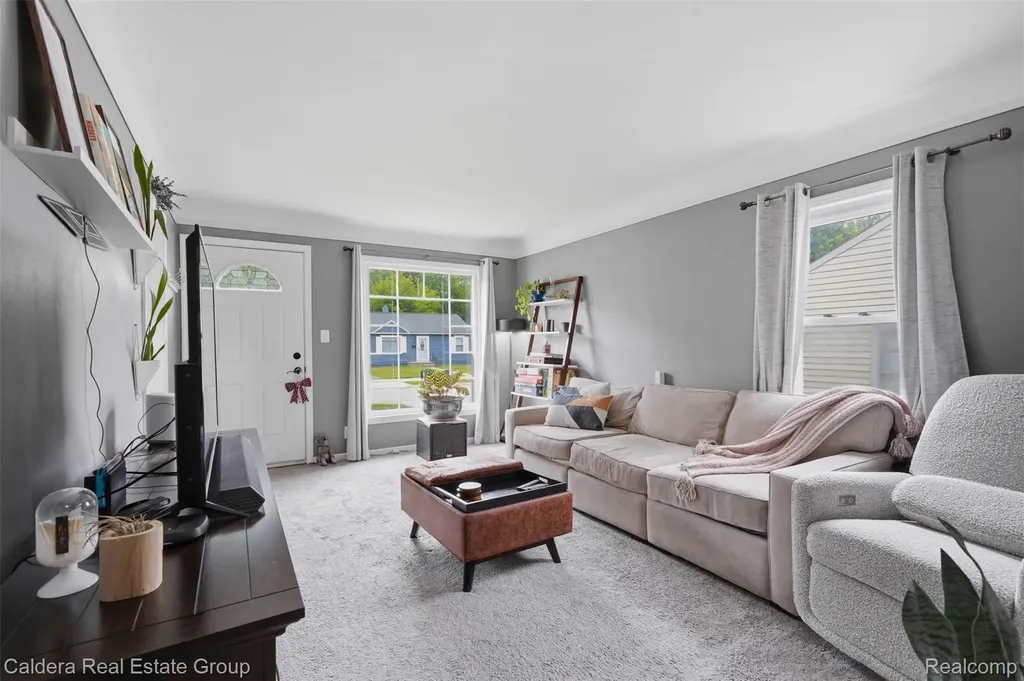 456 Allen Avenue Clawson City MI 48017