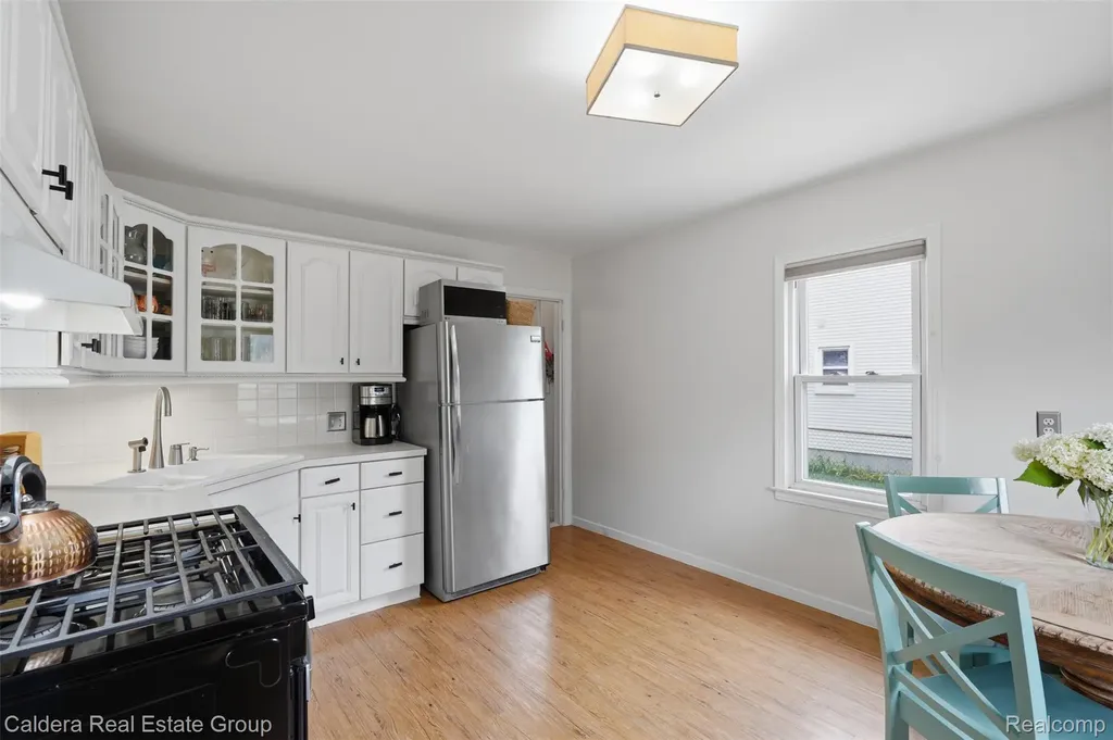 456 Allen Avenue Clawson City MI 48017