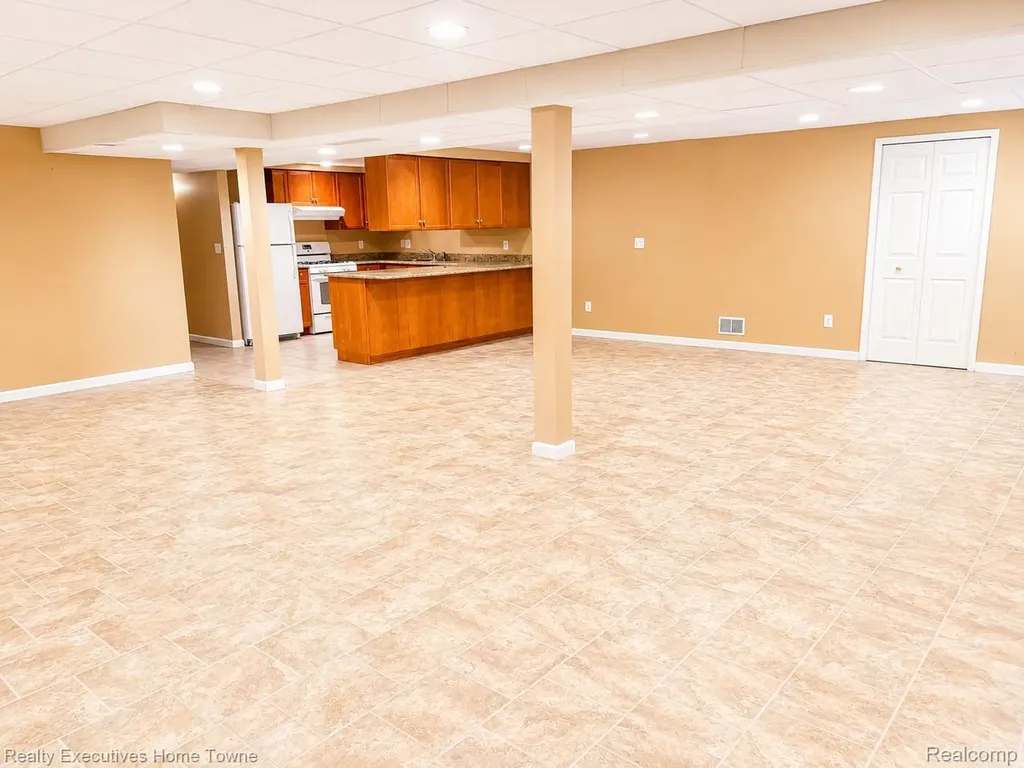 20791 Outer Drive Dearborn City MI 48124