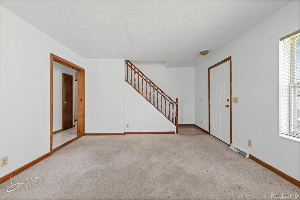 941 Pine Street Wyandotte City MI 48192
