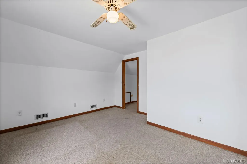 941 Pine Street Wyandotte City MI 48192