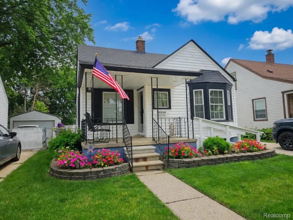 23776 Normandy Avenue Eastpointe City MI 48021
