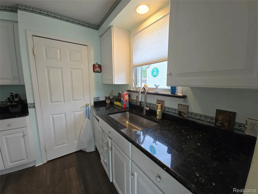 23776 Normandy Avenue Eastpointe City MI 48021