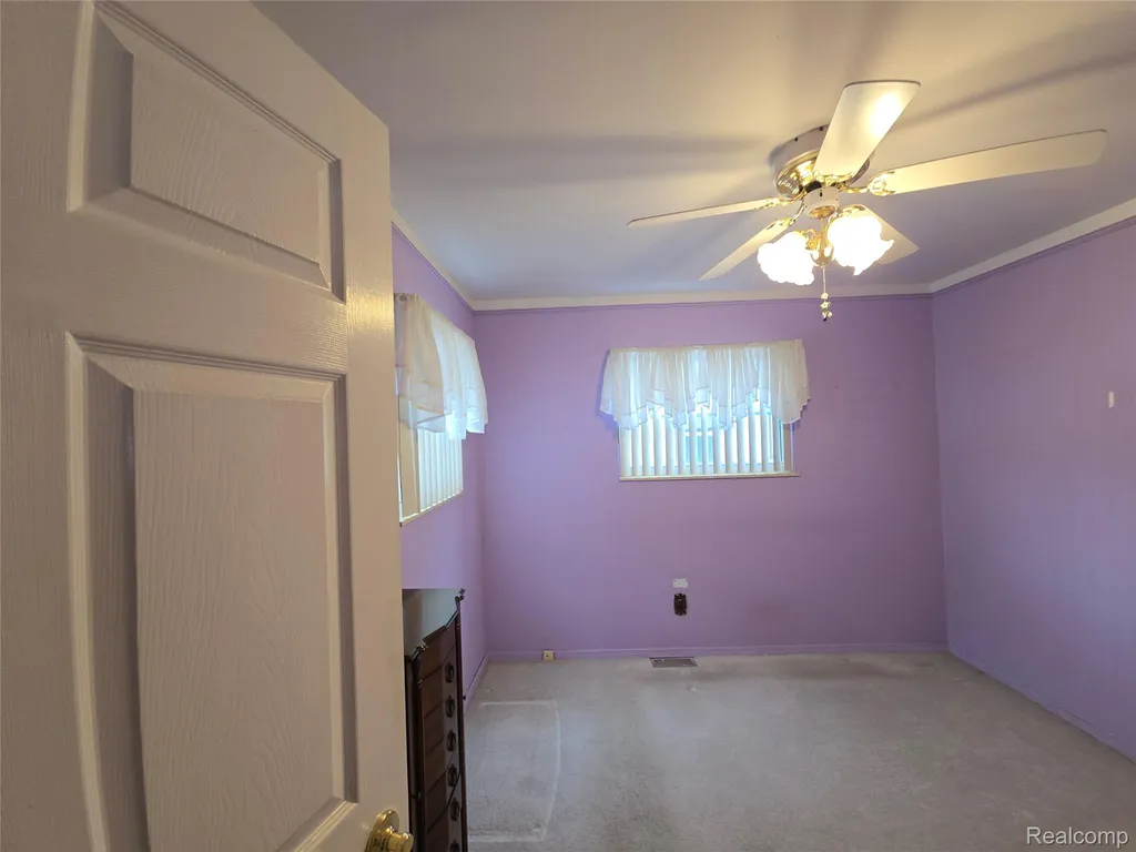 23776 Normandy Avenue Eastpointe City MI 48021