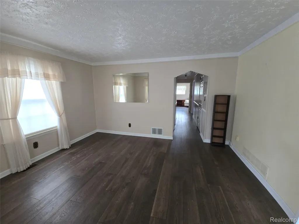 23776 Normandy Avenue Eastpointe City MI 48021