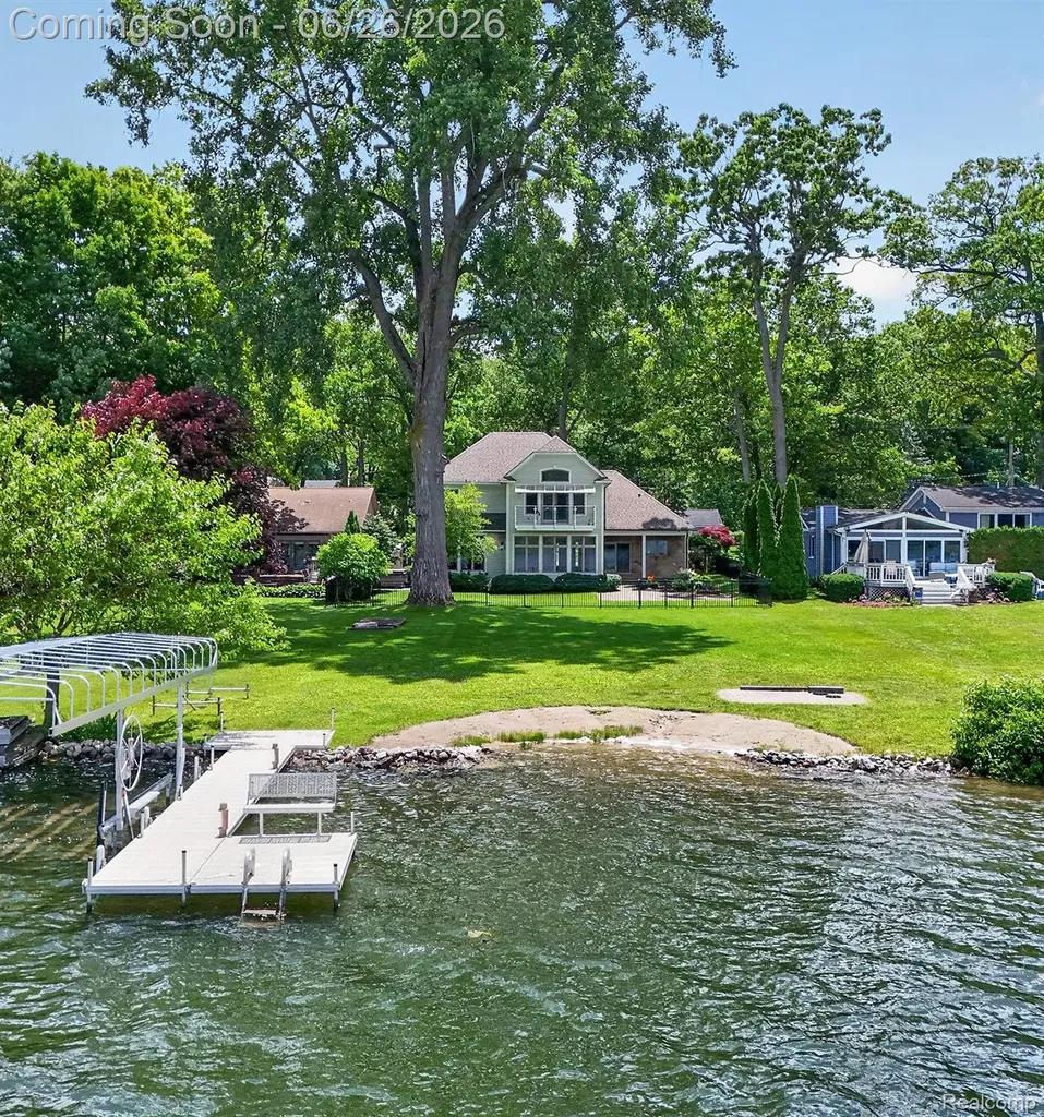 3478 Lexington Road Waterford Charter Township MI 48328