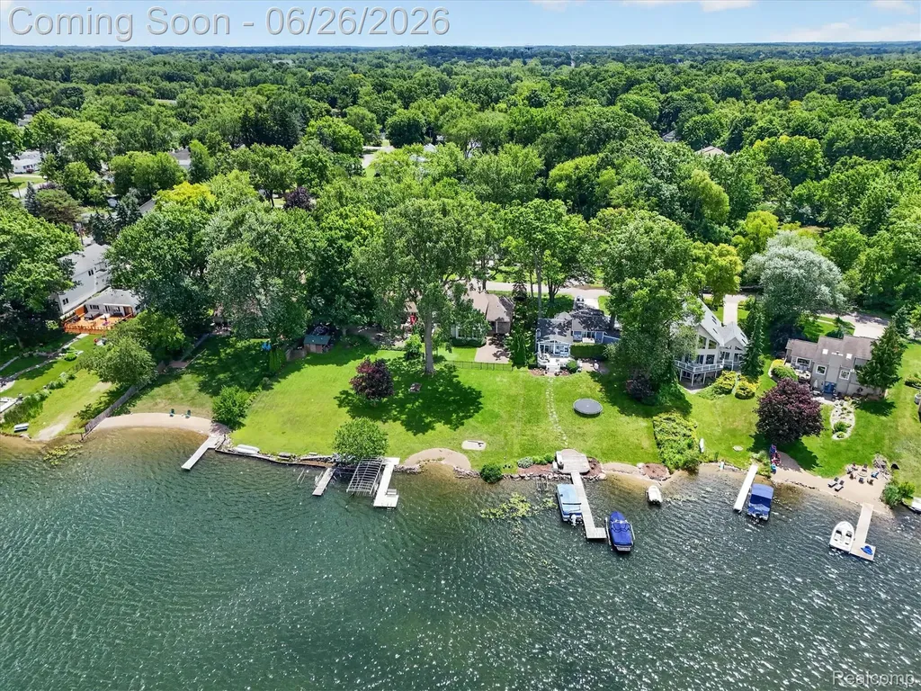 3478 Lexington Road Waterford Charter Township MI 48328