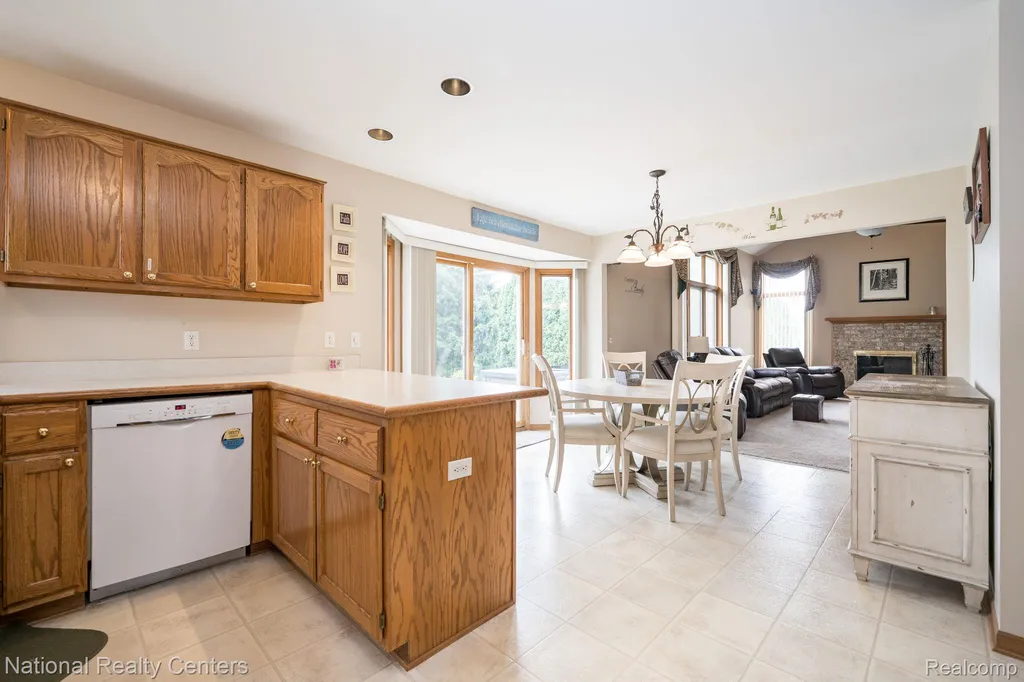 48634 Lafayette Drive Macomb Township MI 48044