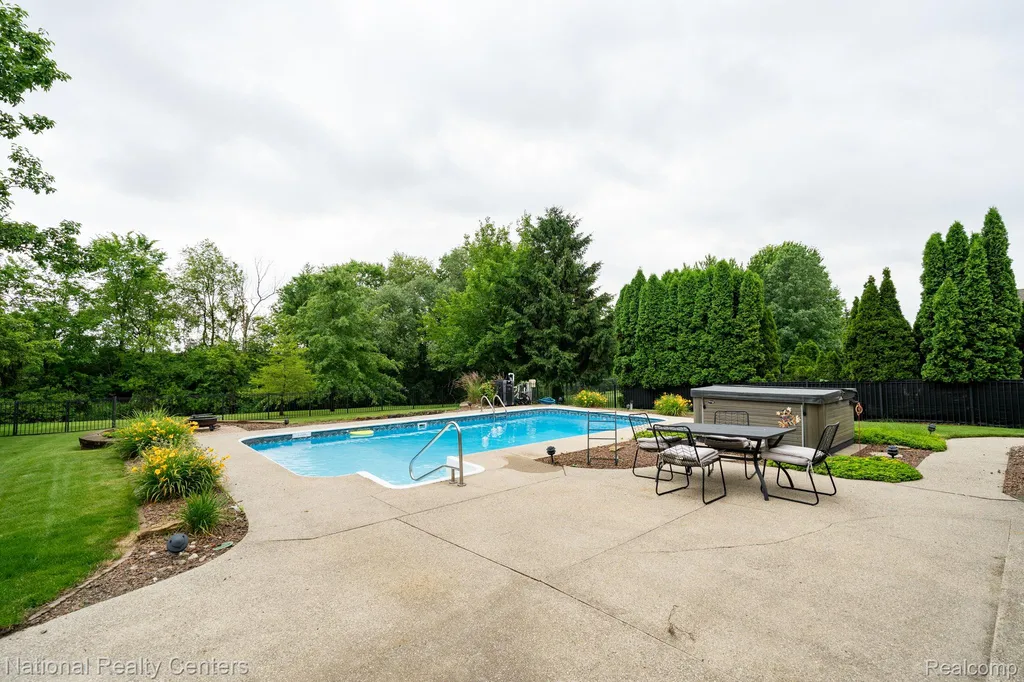 48634 Lafayette Drive Macomb Township MI 48044
