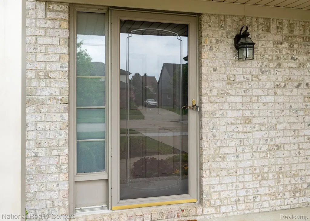 48634 Lafayette Drive Macomb Township MI 48044