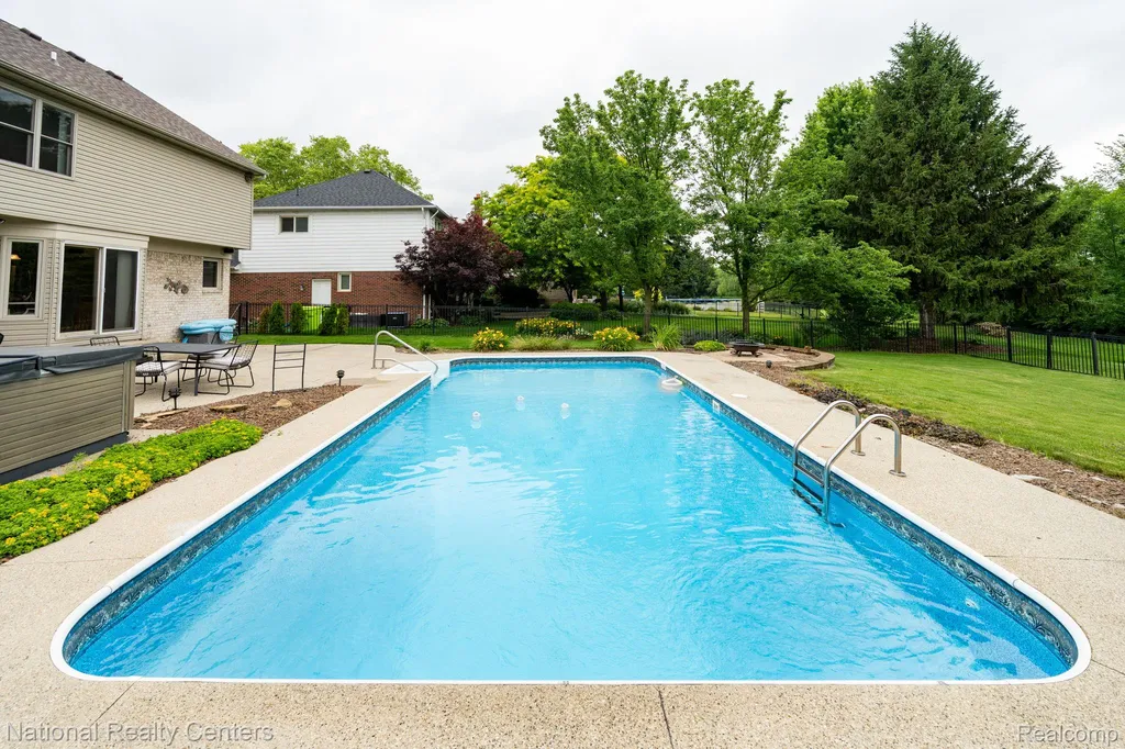 48634 Lafayette Drive Macomb Township MI 48044