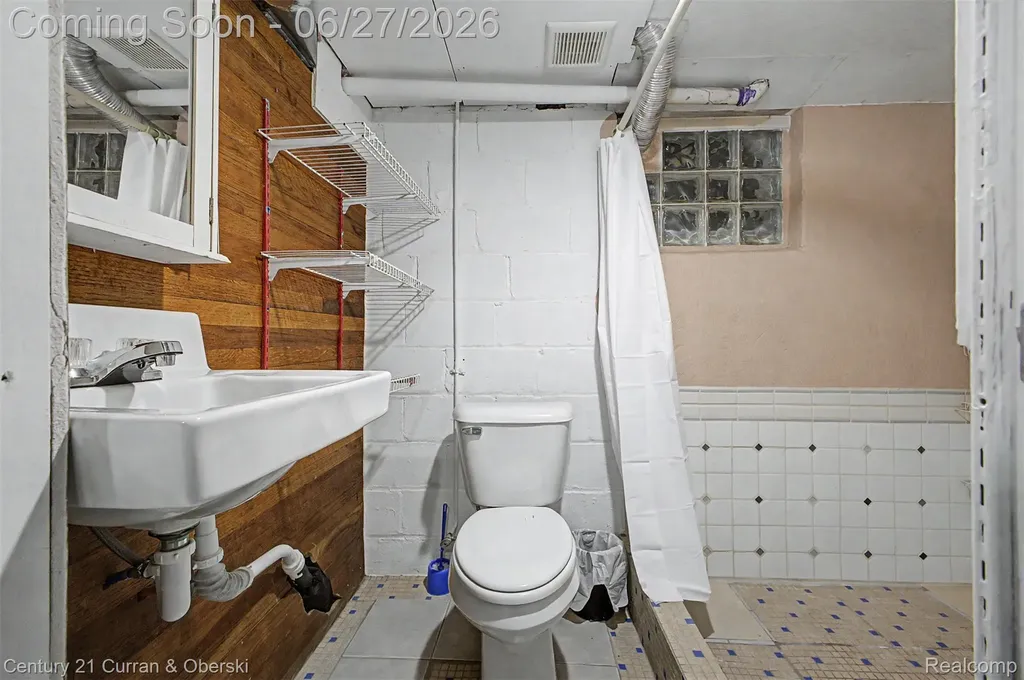 5687 Woodrow Street Detroit City MI 48210