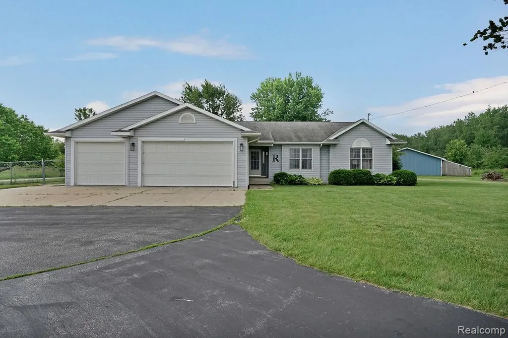 3334 E Freeland Road Ingersoll Township MI 48623