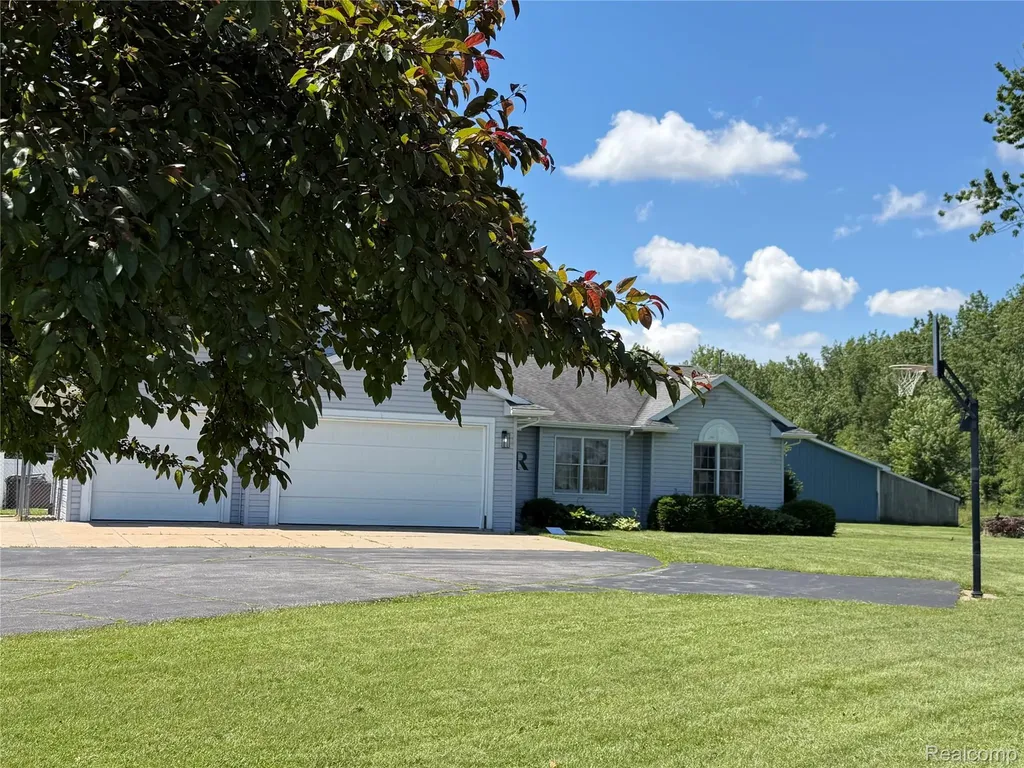 3334 E Freeland Road Ingersoll Township MI 48623