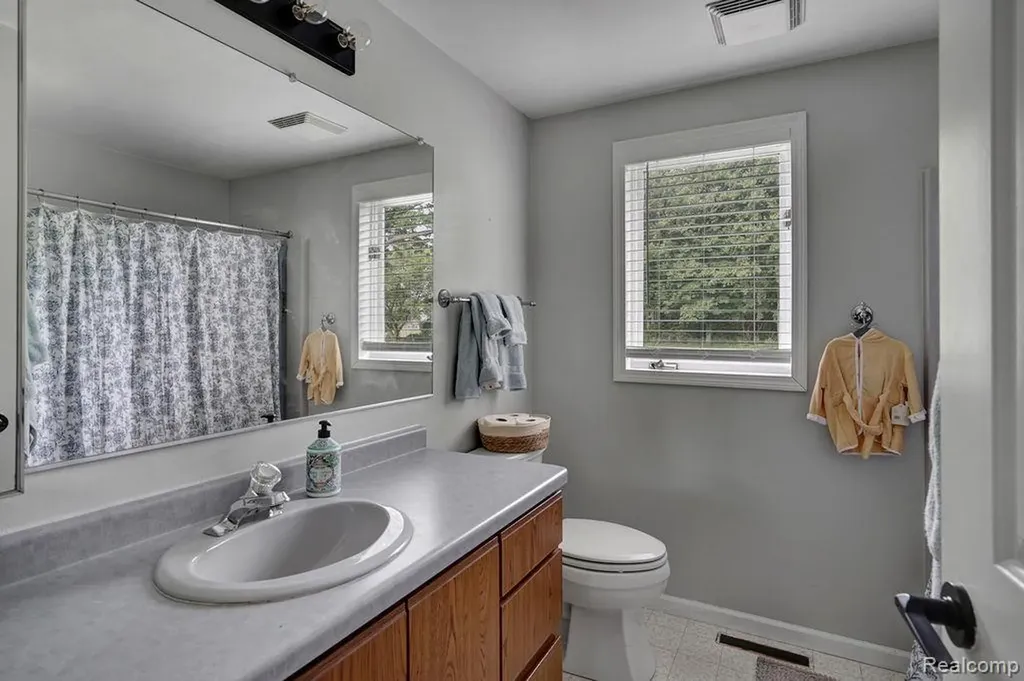 3334 E Freeland Road Ingersoll Township MI 48623