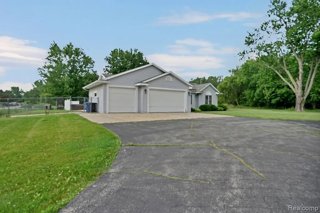3334 E Freeland Road Ingersoll Township MI 48623