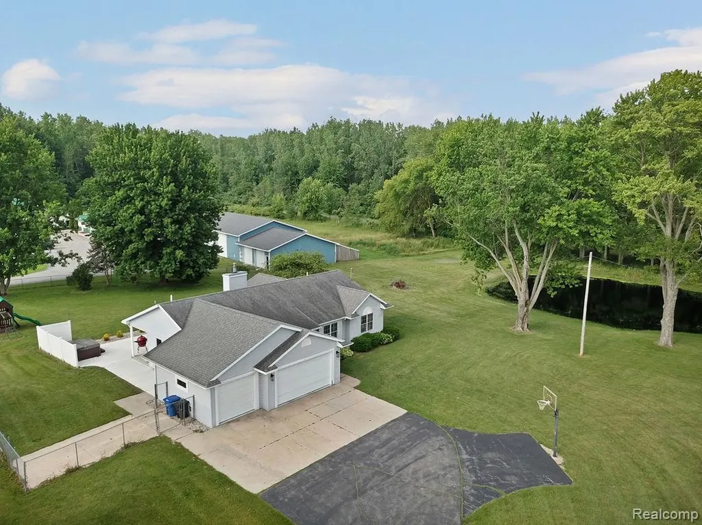 3334 E Freeland Road Ingersoll Township MI 48623