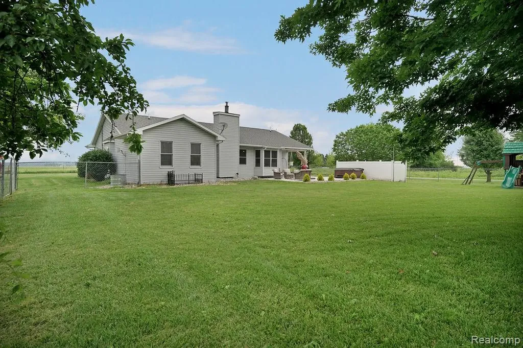 3334 E Freeland Road Ingersoll Township MI 48623