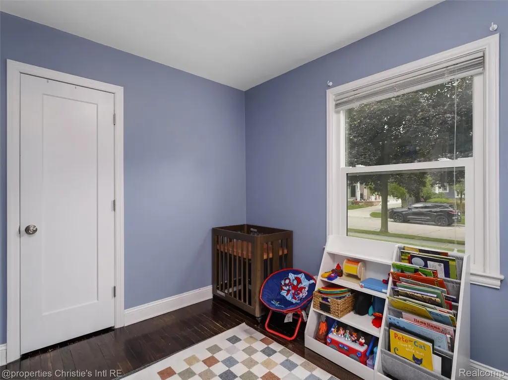 1864 Cummings Avenue Berkley City MI 48072