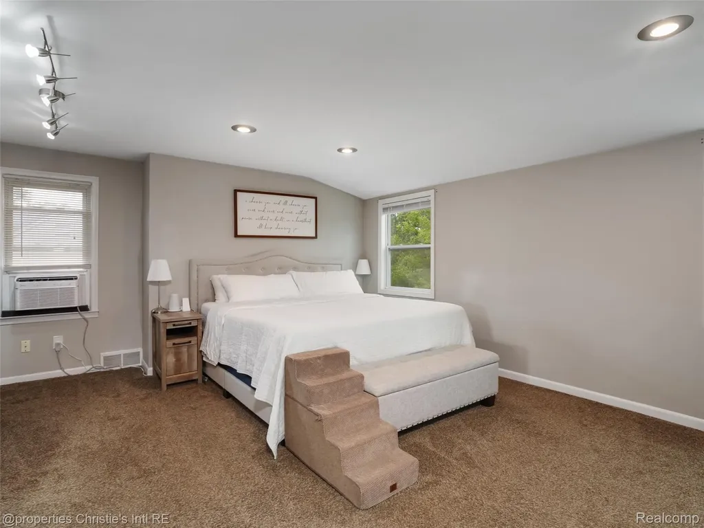 1864 Cummings Avenue Berkley City MI 48072