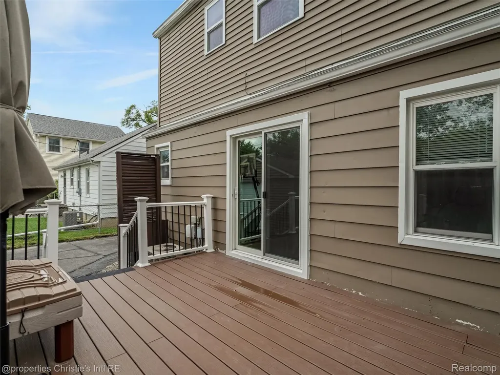 1864 Cummings Avenue Berkley City MI 48072