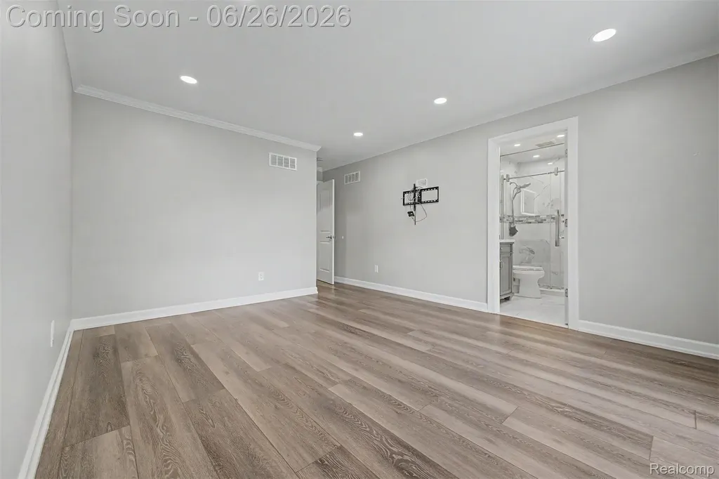 35105 Wellston Avenue Sterling Heights City MI 48312