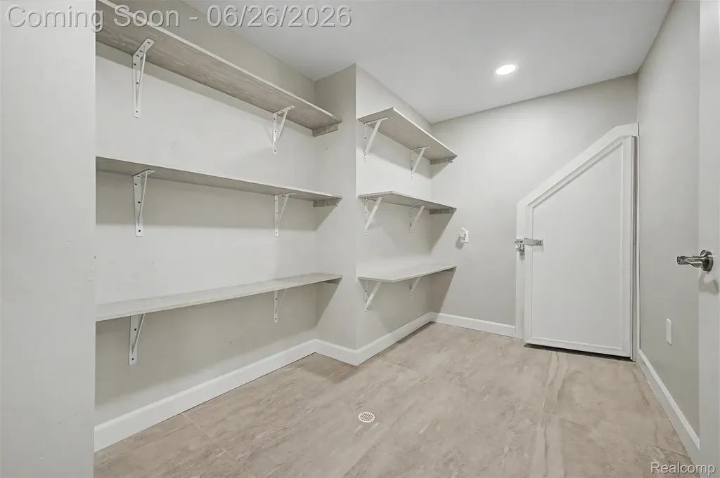 35105 Wellston Avenue Sterling Heights City MI 48312