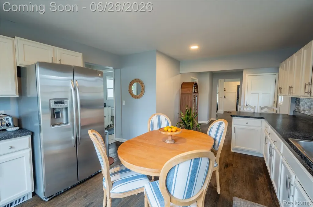 429 Dorothy Street South Lyon City MI 48178