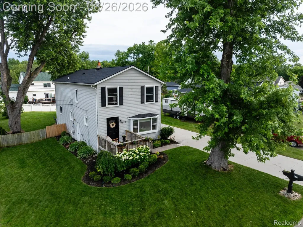 429 Dorothy Street South Lyon City MI 48178