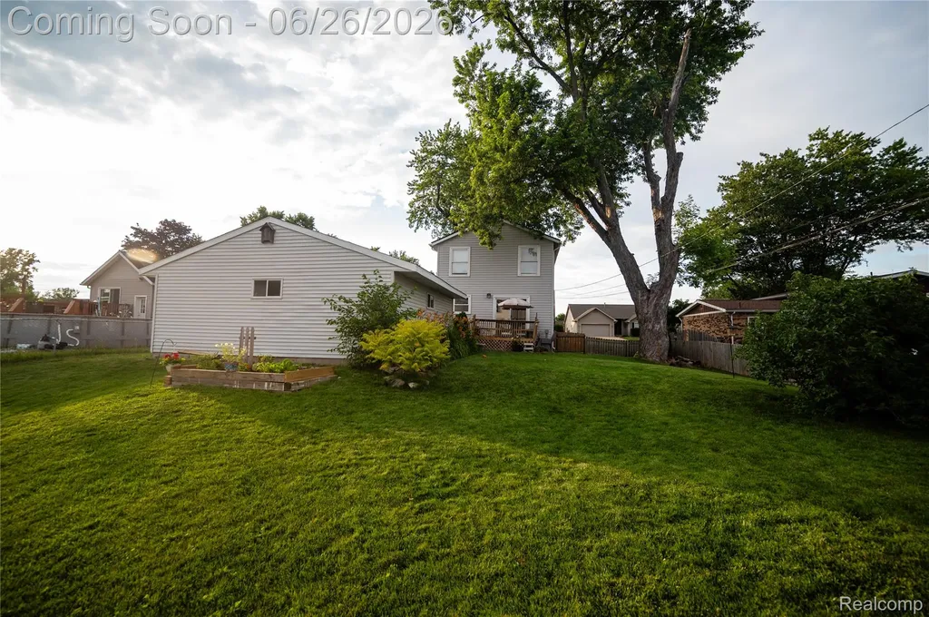 429 Dorothy Street South Lyon City MI 48178