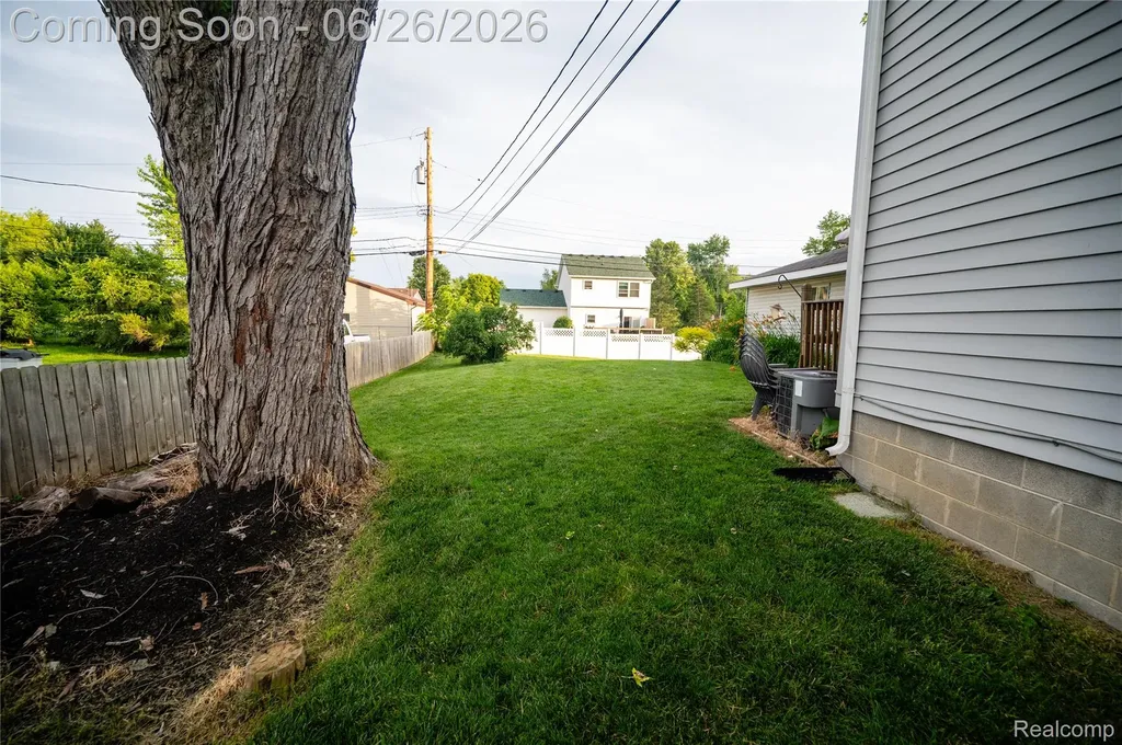 429 Dorothy Street South Lyon City MI 48178