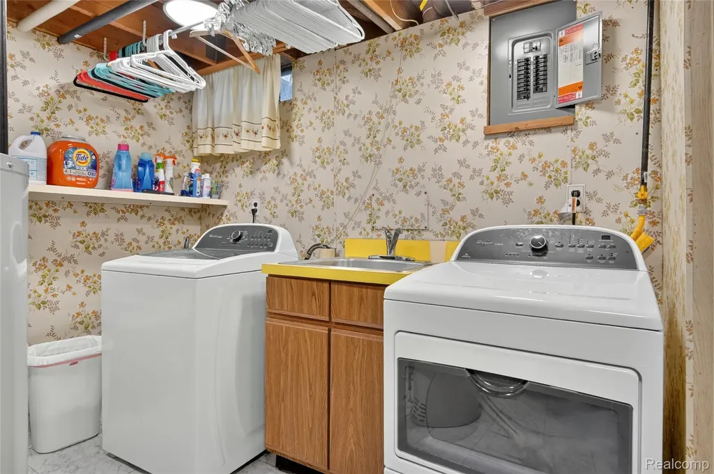 1792 Capitol Avenue Lincoln Park City MI 48146